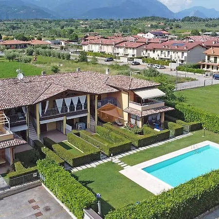 La Terrazza In Con Piscina *
