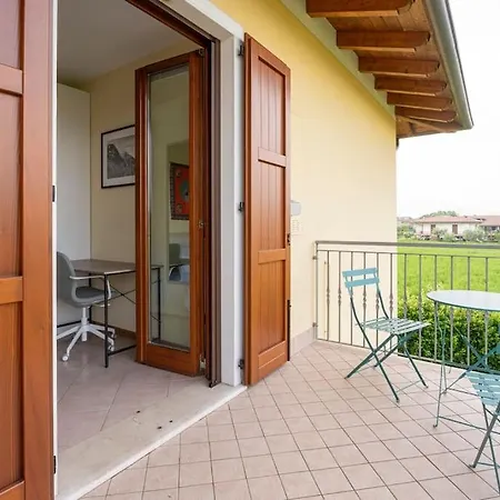Apartment La Terrazza In Con Piscina Raffa