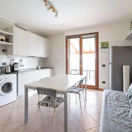 La Terrazza In Con Piscina Appartement *